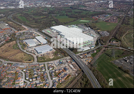 Vue aérienne de Wincanton Co-operative RDC & Simple Grange Estate, St Helens, Merseyside Banque D'Images