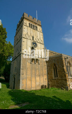 Earls Barton est un village et une paroisse civile dans le Northamptonshire, remarquable pour son église anglo-saxonne Banque D'Images