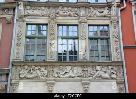 Danzig, Pologne. 08 juillet, 2018. Les maisons historiques à la Langen Markt à Gdansk. Gdansk Gdansk (en polonais) est un port maritime sur la côte baltique de la Pologne. Credit : Holger Hollemann/dpa/Alamy Live News Banque D'Images