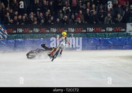 Heerenveen, aux Pays-Bas. Mar 31, 2019. HEERENVEEN, NLD 30 mars Ove Ledstrom tombe pendant la glace FIM Speedway Gladiators 5 Finale de Championnat du Monde à Patinoire Thialf, Heerenveen le dimanche 31 mars 2019. (Crédit : Ian Charles | MI News) Credit : MI News & Sport /Alamy Live News Banque D'Images