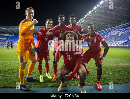 Reading, Berkshire, Royaume-Uni. 01 avr, 2019. Les joueurs du Bayern de Munich célèbre la victoire des équipes au cours de la Premier League Cup match international entre la lecture d'U23 et le Bayern de Munich II au stade Madejski, lecture, l'Angleterre le 1 avril 2019. Photo par Andy Rowland. Crédit : Andrew Rowland/Alamy Live News Banque D'Images