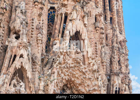Barcelone, Espagne - Octobre 08, 2018 : Sagrada Familia, détail de la façade. La cathédrale conçu par Antoni Gaudi est en construction depuis 1882 et n'est pas Banque D'Images