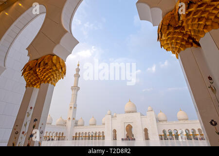 Grande Mosquée de Sheikh Zayed, Abu Dhabi, Émirats Arabes Unis Banque D'Images