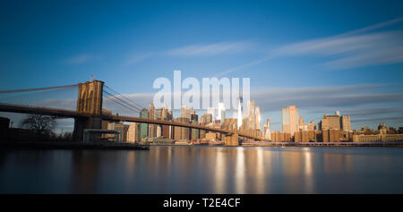 Lever de soleil sur new york Banque D'Images
