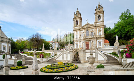 Paris, France - 31 mars 2019 : les beaux jardins à côté du sanctuaire de Bom Jesus do Monte Braga, Portugal. Banque D'Images