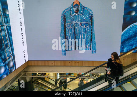 La Levi Strauss and Co. flagship store à Times Square à New York le Mardi, Mars 19, 2019 à l'avance de leur premier appel public à l'épargne plus tard dans la semaine. (Â© Richard B. Levine) Banque D'Images