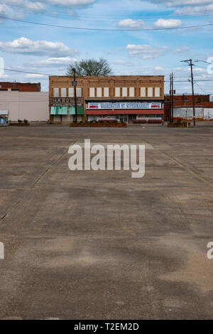 USA Alabama AL Selma un lot vide au centre-ville de Selma entreprises vacants Banque D'Images