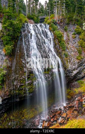 Narada Falls, Cascade, parc national de Mount Rainier, Washington, USA Banque D'Images