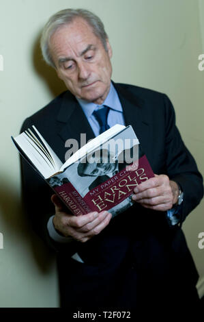 Portraits de journaliste et éditeur légendaire Sir Harold Evans [ marié à Tina Brown ] et en conversation avec l'historien britannique Andrew Roberts . Un tuteur Hay Festival événement . En photo au Criterion Theatre, Londres. Banque D'Images