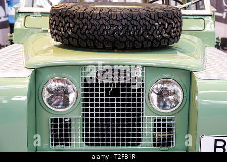 Bucarest, Roumanie - 21 octobre 2016 : Fondée en 1948, Land Rover est une marque du constructeur automobile britannique Jaguar Banque D'Images