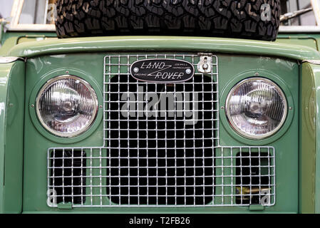 Bucarest, Roumanie - 21 octobre 2016 : Fondée en 1948, Land Rover est une marque du constructeur automobile britannique Jaguar Banque D'Images