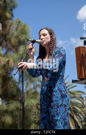 LAS PALMAS DE GRAN CANARIA, ESPAGNE - 31 Mars : Julie Fowlis et son groupe au Parque Doramas portez dans le cadre de programme libre Musica en El Parque, sur Banque D'Images