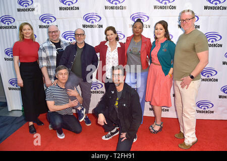 Anaheim, États-Unis. Mar 31, 2019. Judy Greer, Casey Willis, Chris Parnell, H. Jon Benjamin, Jessica Walter, Lucky Yates, Aisha Tyler, Amber Nash et Matt Thompson au Photocall pour le FX série d'animation 'Archer' à la WonderCon 2019 à l'Anaheim Convention Center. Anaheim, 31.03.2019 | Conditions de crédit dans le monde entier : dpa/Alamy Live News Banque D'Images