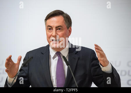 Hanovre, Allemagne. Apr 02, 2019. David McAllister, le premier candidat de la CDU pour les élections européennes, s'exprime à l'État partie petite conférence de la CDU de Basse-Saxe. Credit : Christophe Gateau/dpa/Alamy Live News Banque D'Images