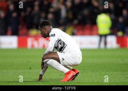 Watford, Royaume-Uni. Apr 02, 2019. Ryan Sessegnon de Fulham est abattu au coup de sifflet final de son équipe de la relégation est confirmé. Premier match d'EPL, Watford v Fulham à Vicarage Road à Londres le mardi 2 avril 2019. Cette image ne peut être utilisé qu'à des fins rédactionnelles. Usage éditorial uniquement, licence requise pour un usage commercial. Aucune utilisation de pari, de jeux ou d'un seul club/ligue/dvd publications pic par Steffan Bowen/Andrew Orchard la photographie de sport/Alamy live news Crédit : Andrew Orchard la photographie de sport/Alamy Live News Banque D'Images