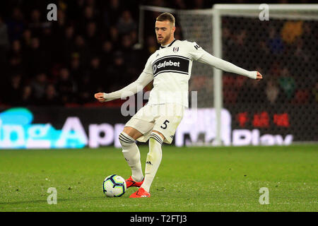 Watford, Royaume-Uni. Apr 02, 2019. Calum Chambres de Fulham en action. Premier match d'EPL, Watford v Fulham à Vicarage Road à Londres le mardi 2 avril 2019. Cette image ne peut être utilisé qu'à des fins rédactionnelles. Usage éditorial uniquement, licence requise pour un usage commercial. Aucune utilisation de pari, de jeux ou d'un seul club/ligue/dvd publications pic par Steffan Bowen/Andrew Orchard la photographie de sport/Alamy live news Crédit : Andrew Orchard la photographie de sport/Alamy Live News Banque D'Images