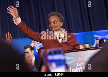 Chicago, Illinois, USA. 2ème apr 2019. Élu maire Lori Lightfoot donnant son discours à prend en charge à l'hôtel Hilton de Chicago. Mme Lightfoot est Chicagos premier maire femmes afro-américaines. Credit : Rick Majewski/ZUMA/Alamy Fil Live News Banque D'Images