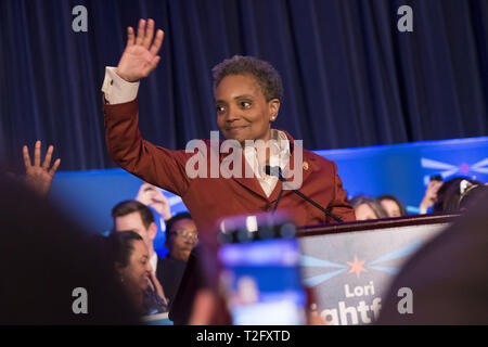 Chicago, Illinois, USA. 2ème apr 2019. Élu maire Lori Lightfoot donnant son discours à prend en charge à l'hôtel Hilton de Chicago. Mme Lightfoot est Chicagos premier maire femmes afro-américaines. Credit : Rick Majewski/ZUMA/Alamy Fil Live News Banque D'Images