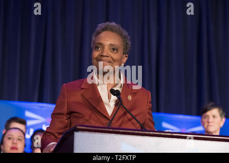 Chicago, Illinois, USA. 2ème apr 2019. Élu maire Lori Lightfoot donnant son discours à prend en charge à l'hôtel Hilton de Chicago. Mme Lightfoot est Chicagos premier maire femmes afro-américaines. Credit : Rick Majewski/ZUMA/Alamy Fil Live News Banque D'Images