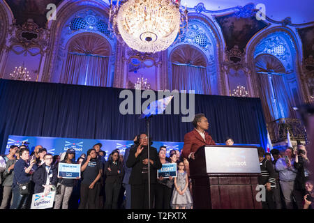 Chicago, Illinois, USA. 2ème apr 2019. Élu maire Lori Lightfoot donnant son discours à prend en charge à l'hôtel Hilton de Chicago. Mme Lightfoot est Chicagos premier maire femmes afro-américaines. Credit : Rick Majewski/ZUMA/Alamy Fil Live News Banque D'Images