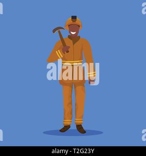 Mineur mâle holding pick hache homme heureux en uniforme orange l'occupation professionnelle des travailleurs de l'industrie du charbon concept télévision toute la longueur du vecteur fond bleu je Illustration de Vecteur