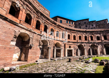 Vues de la Mercati Traianei (Traiano's Market), une partie de l'Imperial Forums, à Rome, Latium Italie - grand hémicycle Banque D'Images