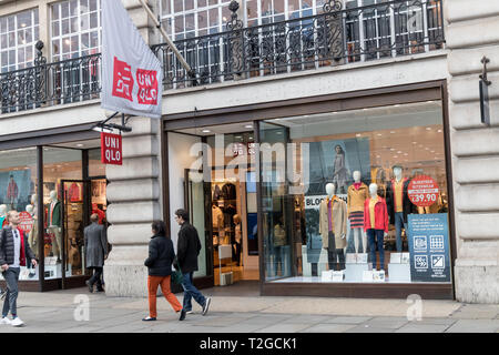 Londres - le 27 mars 2019 : Uniqlo Store sur Regent Street à Londres Banque D'Images