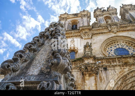 Le Monastère de Santa Maria d'Alcobaça (Alcobaca monastery) au Portugal, a été fondée au 12ème siècle. C'est un chef-d'médiévale abbaye cistercienne Banque D'Images