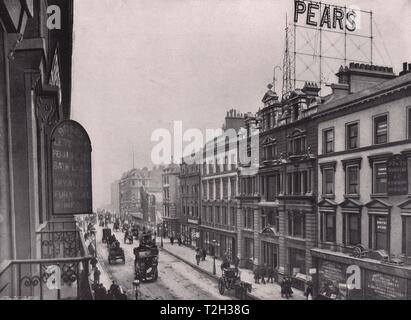 New Oxford street - Regard sur Holborn Banque D'Images