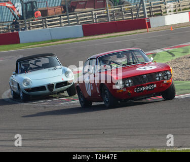 Simon Holmesmith, Alfa Romeo 2000 GTV, Adam Ross, Alfa Romeo 1750 SPIDER VELOCE, 70's Road Sports Championship, HSCC, de la saison, samedi 30 Ma Banque D'Images