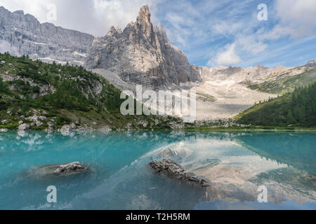 Groupe montagne Sorapis, au-dessus du lac Sorapis à Cortina d'Ampezzo, Italie, Europe Banque D'Images