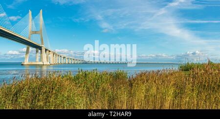 Ponte Vasco da Gama sur le Tage, Lisbonne, Portugal Banque D'Images