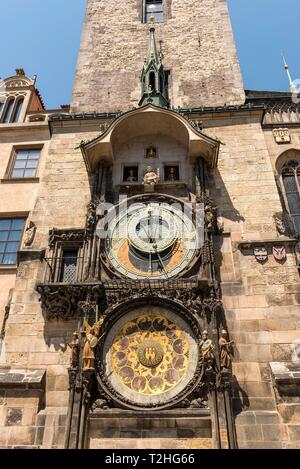 Horloge astronomique à l'Ancien hôtel de ville, Vieille Ville, Prague, République Tchèque, République Tchèque Banque D'Images