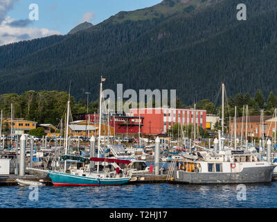 Une vue de la pêche commerciale dans les quais de l'île Baranof, Sitka, sud-est de l'Alaska, États-Unis d'Amérique Banque D'Images