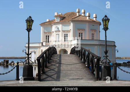 Chasse et pêche Borbonic Royal Lodge sur le lac Fusaro Banque D'Images