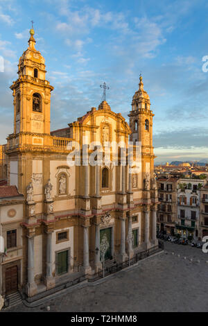 Couvent de San Domenico à la lumière du soleil dernier, Palermo, Sicily, Italy, Europe Banque D'Images