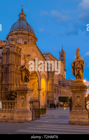 La cathédrale de Palerme (Site du patrimoine mondial de l'Unesco) à l'aube, Palerme, Sicile, Italie, Europe Banque D'Images