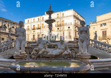 La fontaine prétorienne (Fontana Pretoria) à Palerme, Sicile, Italie, Europe Banque D'Images