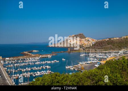 Le port de Castelsardo, Sardaigne, Italie, Europe Banque D'Images