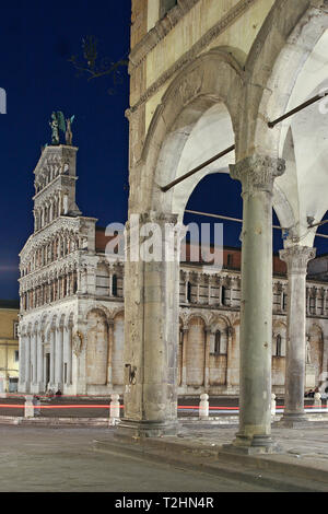 L'église San Michele, Lucca, Toscane, Italie, Europe Banque D'Images