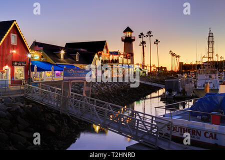 Oceanside Harbour Village au coucher du soleil, le comté de San Diego, Californie, États-Unis d'Amérique Banque D'Images