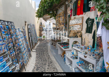 Avis de souvenirs sur rue à Pyrgos, Thira, Santorin, Cyclades, Grèce, Europe Banque D'Images