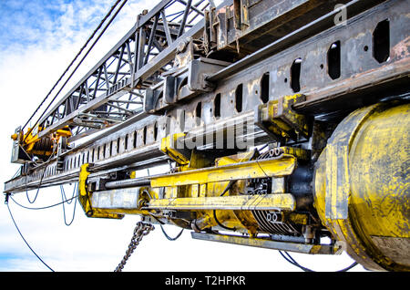 Une grue de l'Ohio 60 MPX et l'équipement de soutien de la Union Pacific Railroad au lac Salton California USA Banque D'Images