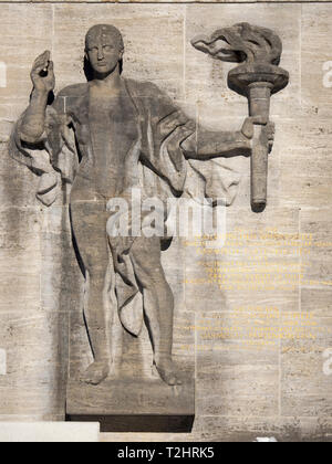 Des statues dans le stade des Jeux Olympiques d'hiver 1936, Garmisch-Partenkirchen, Bavière, Allemagne Banque D'Images