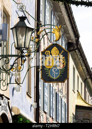 Gasthof Werdenfelser Hof sign in Historic Ludwigstrasse, Partenkichen, Bavière, Allemagne Banque D'Images