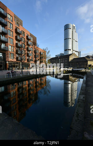 Leeds, Yorkshire, UK, montrant Bridgewater Place. Banque D'Images