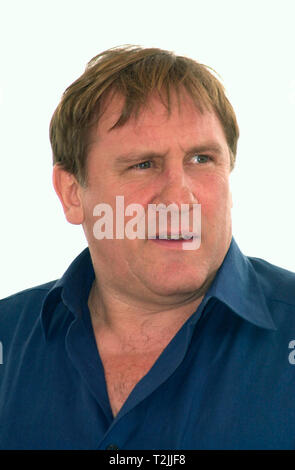 CANNES, FRANCE. 10 mai 2000 : l'acteur français Gérard Depardieu au Festival de Cannes où son nouveau film - Vatel - est l'ouverture du film nuit . Photo : Paul Smith/Featureflash Banque D'Images