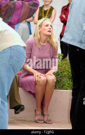 CANNES, FRANCE. 10 mai 2000 : Uma Thurman actrice au Festival de Cannes où son nouveau film - Vatel - est la soirée d'ouverture du film. Photo : Paul Smith/Featureflash Banque D'Images