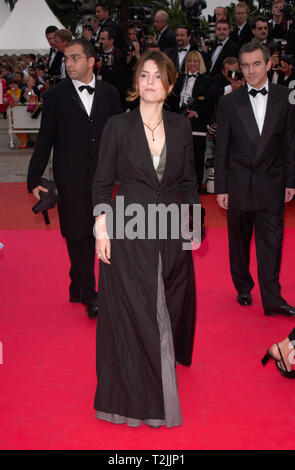 CANNES, FRANCE. 13 mai 2000 : l'actrice française Agnès Jaoui lors de la première de O Brother Where Art Thou en compétition au Festival de Cannes. Photo : Paul Smith/Featureflash Banque D'Images