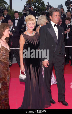 CANNES, FRANCE. 16 mai 2000 : Ivana Trump au Festival de Cannes pour l'avant-programme Les destinataires sentimentales. Photo : Paul Smith/Featureflash Banque D'Images